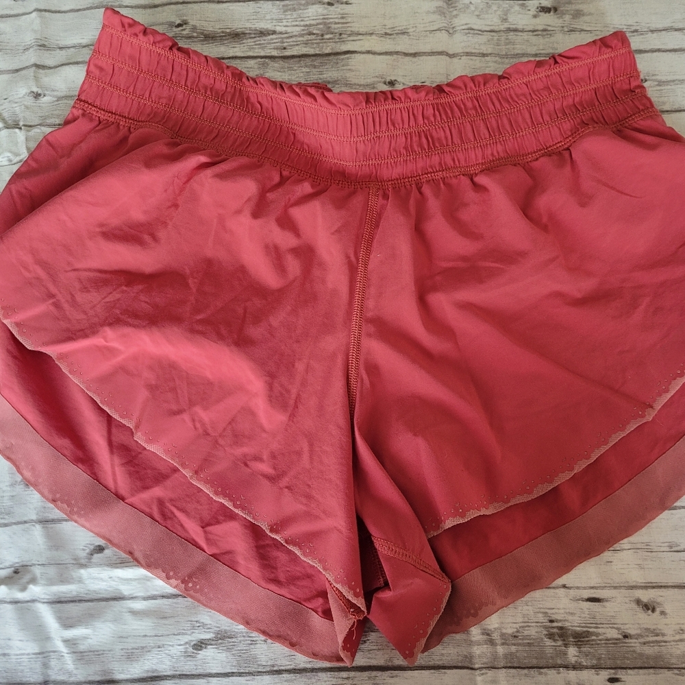 Lululemon Free Spirit Shorts Sz 6